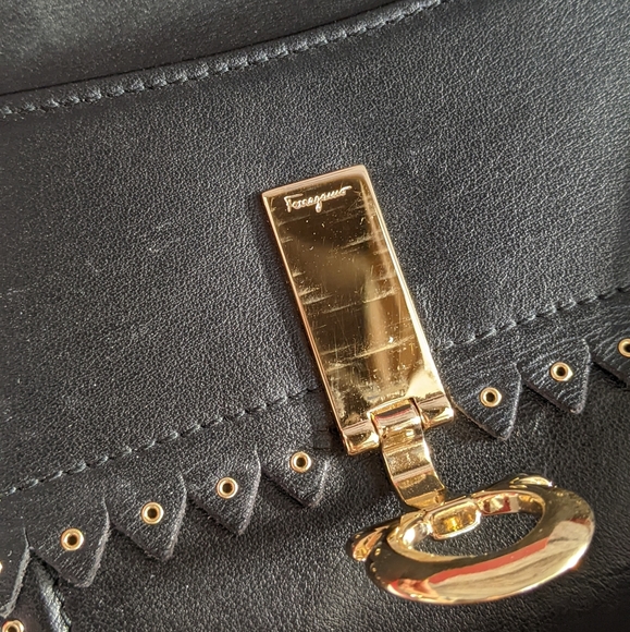 ⚡SOLD⚡Salvatore Ferragamo Leather Bifold Wallet w. Grommets + Scallop Edge - Picture 12 of 16